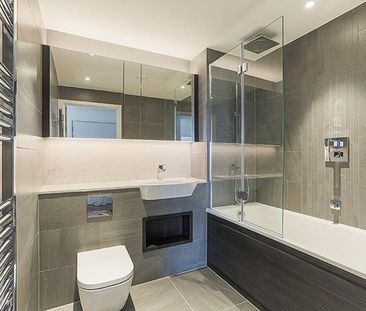 Modern 3 bedroom apartment to rent in Wiverton Tower, Aldgate E1 - Photo 6