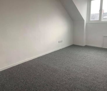 3 bed Terraced - To Let - Photo 2