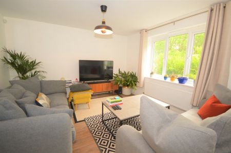 Ravens Flight, Bluebell Wood, Willenhall, Coventry, CV3 3HY - Photo 3