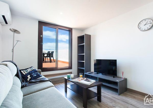 Stylish 2-bedroom Apartment with a Private Terrace in Poble Sec