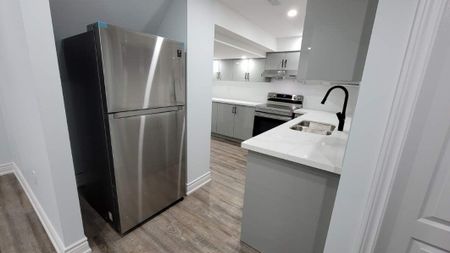 For Lease - 12 Wilsongary Circle, Ajax, Ontario - Photo 2