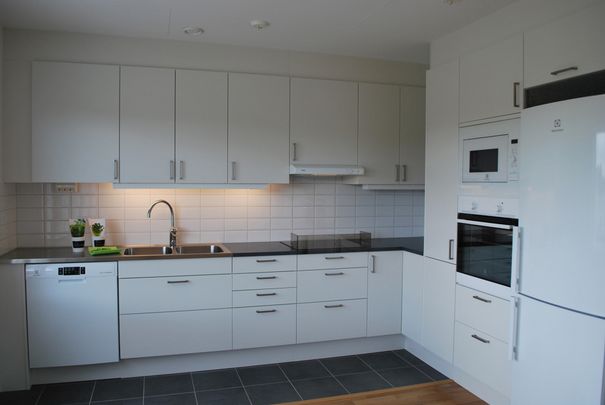 Basilikavägen 27B, Höör - Photo 1