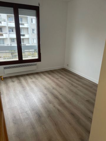 Location Appartement 3 pièces 69m² - Photo 3