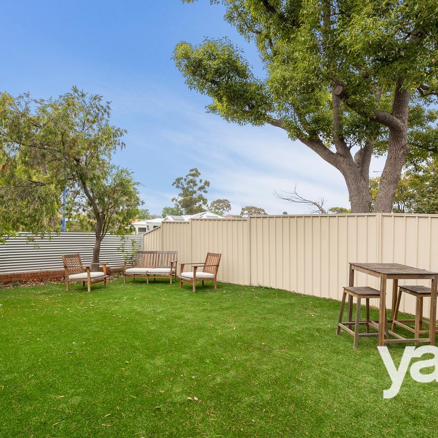 2/1 Stratford Street, EAST FREMANTLE WA 6158 - Photo 1