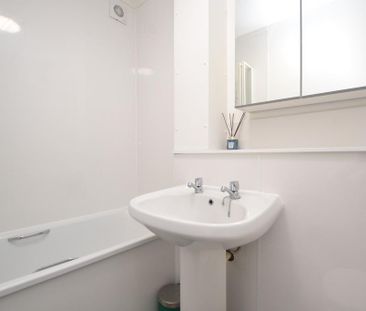 1 bedroom flat to rent - Photo 6