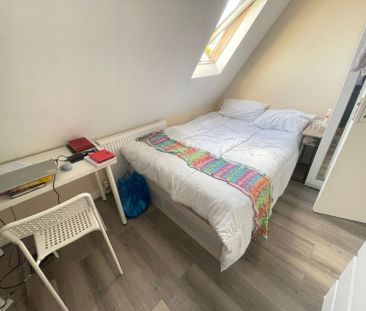 Flat, A Deptford Broadway, London - Photo 6