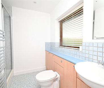 4 bedroom detached house to rent - Photo 2