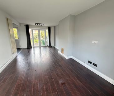 Westacre Crescent, Finchfield, Wolverhampton - Photo 2