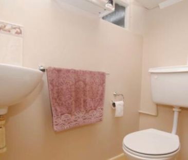 Room in a Shared House, Hillside Avenue, SO18 - Photo 3