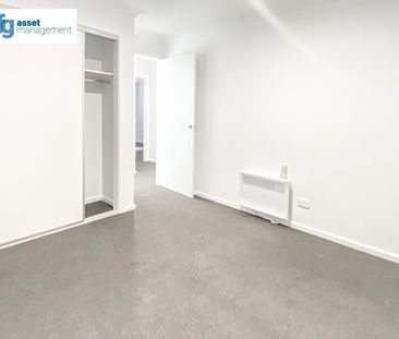 Three Bedroom Townhouse with Lock-up Garage! - Photo 1