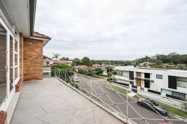 Freshly painted, spacious family home in quiet cul-de-Sac - Photo 1