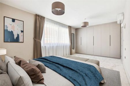 4 bedroom flat in 32-34 Hill Street - Photo 5