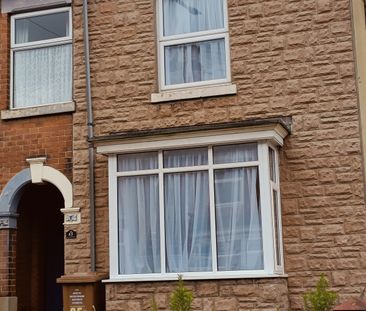 Room 2 Alexandra Road, Swadlincote - Photo 1