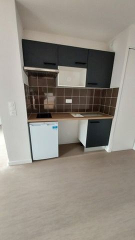 Location Appartement 2 pièces 43m² JOUE LES TOURS 37300 - Photo 2