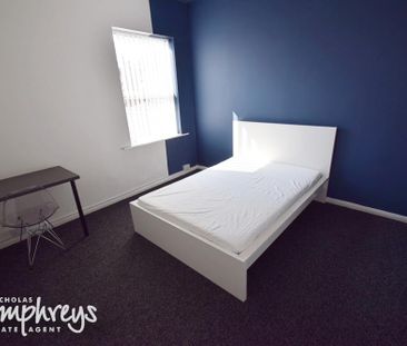 3 bedroom terraced house to rent - Photo 4