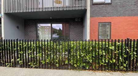 Modern Three Bedroom Apartment in Northcote fo... - Photo 5