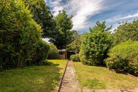 5 Bed Semi-Detached House, Hillside, BN2 - Photo 5