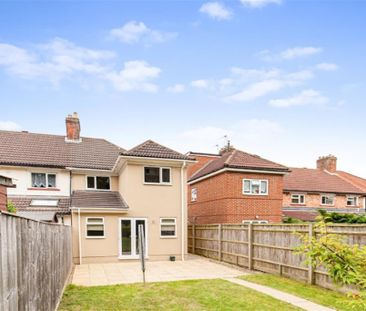 4 bedroom semi-detached house to rent - Photo 3