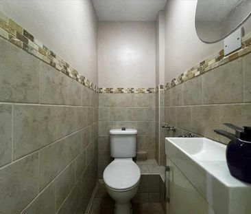 3 bedroom terraced house to rent - Photo 6