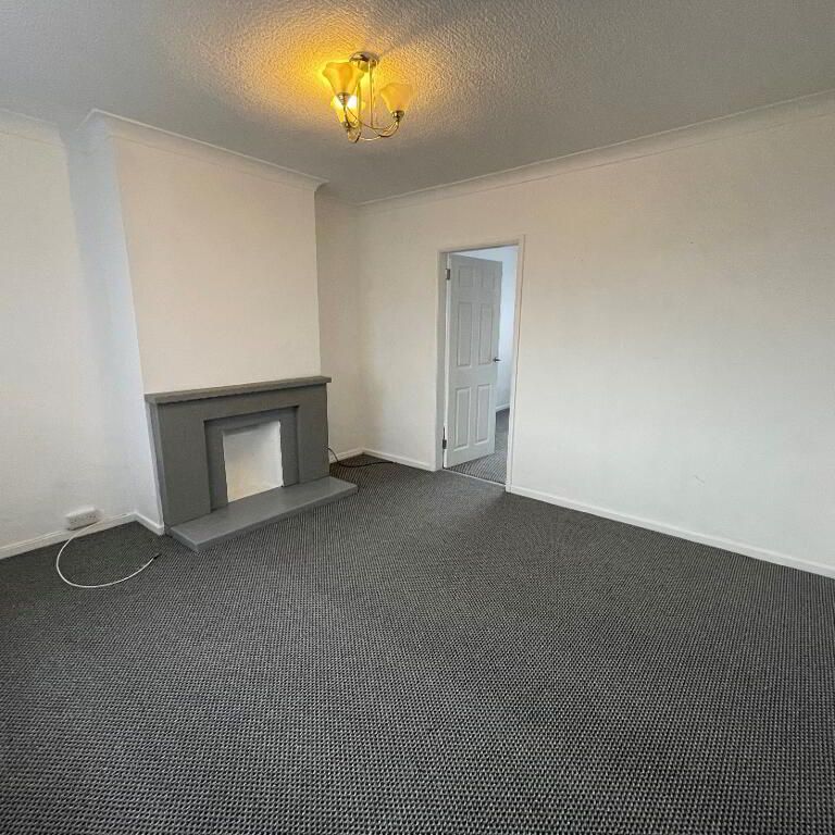 32 Kings Avenue, Fernagh, Newtownabbey, BT37 0DE - Photo 1