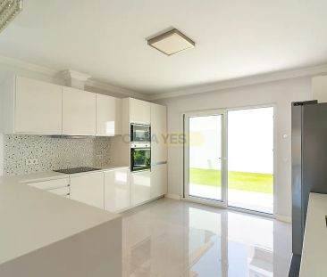 House T5 in Alcabideche, Cascais - Foto 1