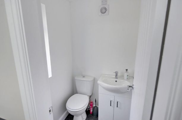 2 bedroom terraced house to rent - Photo 1