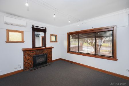 19 Gloucester Street, Reservoir - Photo 4