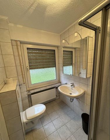 <h1 class="md:text-xl md:leading-6 mt-4 md:mt-10 lg:mb-6 mb-3 text-primary-500 font-semibold text-base leading-5"> Wohnung in Georgsmarienhütte (Oesede) </h1> - Photo 5