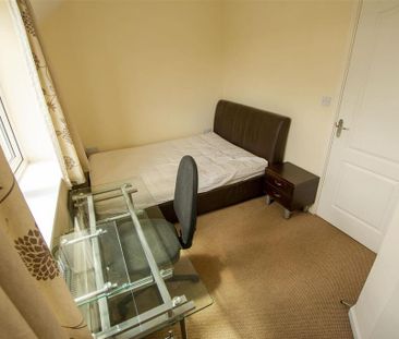 4 bedroom property to rent - Photo 5