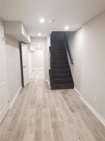 For Lease - 719 Agnew Crescent, Milton, Ontario - Photo 2