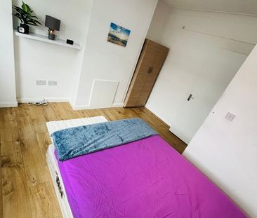 Room in a Shared House, Stunning Double Room In Streatham, SW16 - Photo 3