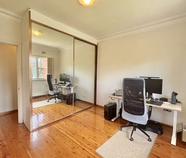 PRIME LOCATED FAMILY HOME IN BLACKTOWN CBD! - Photo 4