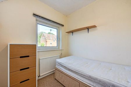 3 bedroom semi-detached house to rent - Photo 5