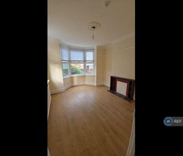 5 bedroom end of terrace house to rent - Photo 1