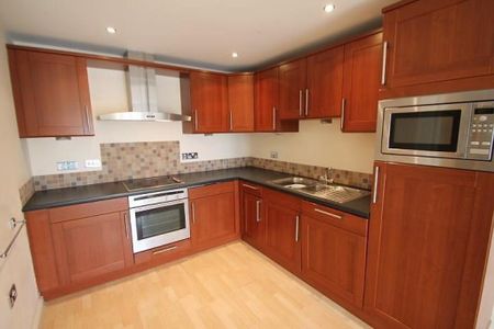 1 bedroom in a house share to rent - Photo 5