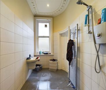 4 bedroom apartment to rent - Photo 2