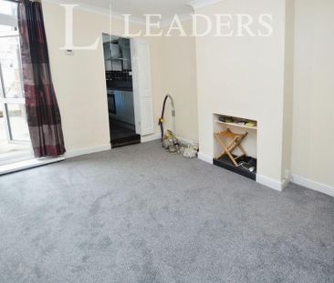 2 bedroom semi-detached house to rent - Photo 5