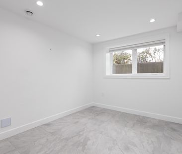 Chamberlain Dr & Mountain Hwy (Basement), North Vancouver - Photo 4