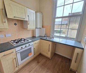 Albion Road, Scarborough, YO11 - Photo 6