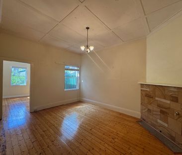 FULL BRICK SEMI HOME - Photo 6