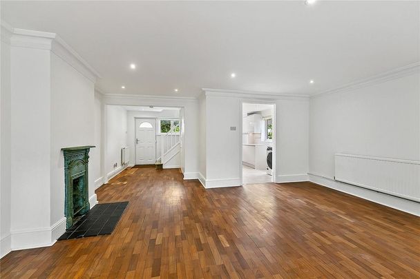 4 bedroom semi-detached house to rent - Photo 1