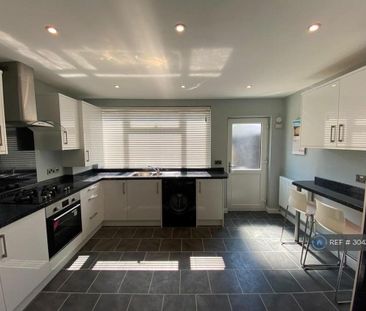 3 bedroom terraced house to rent - Photo 6