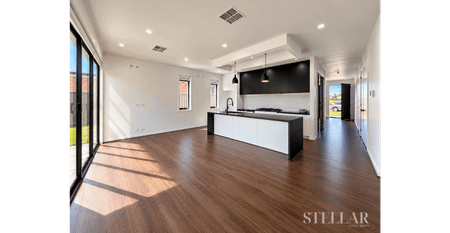 Spacious 4-Bedroom Family Home with Refrigerated Cooling & Multiple Living Areas! - Photo 3