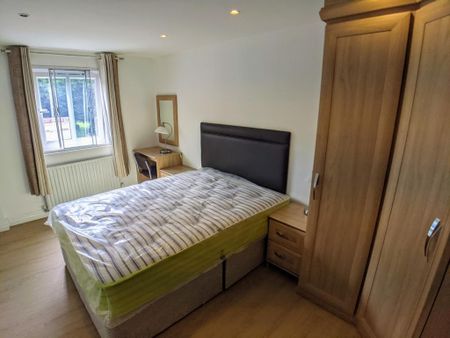 2 bedroom flat to rent - Photo 4