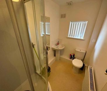 Fewster Square, Gateshead, NE10 - Photo 5