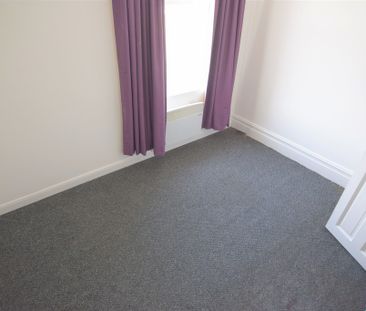 To Let 1 Bed Apartment - Photo 1