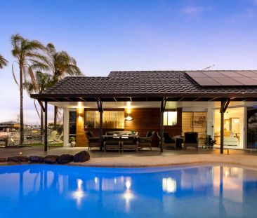 Luxury Waterfront Living in Sought-After Newport CONTACT JULIE SYKE... - Photo 6