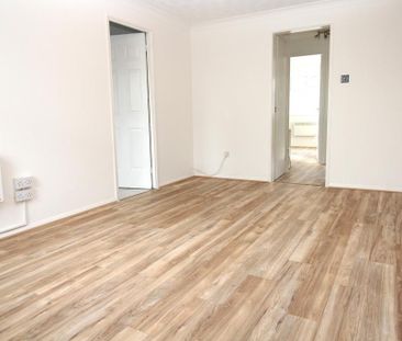 2 bedroom ground floor flat to rent - Photo 4