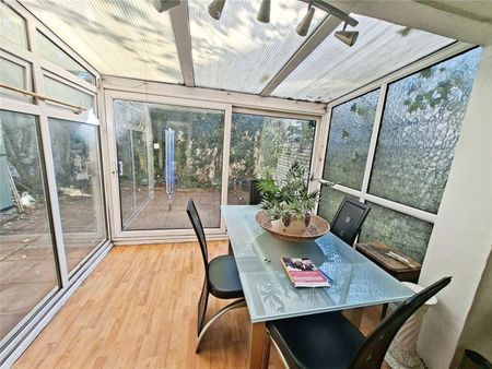 Magnolia Place, London, SW4 8BB - Photo 4