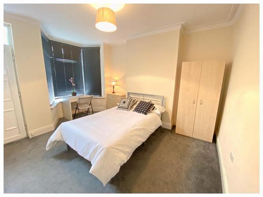 3 bedroom house share to rent - Photo 1